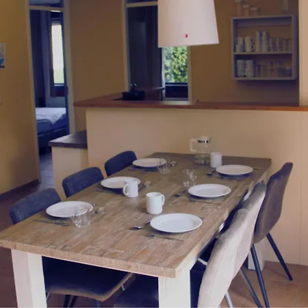 Cozy Family Bunglow In Zevenhuizen