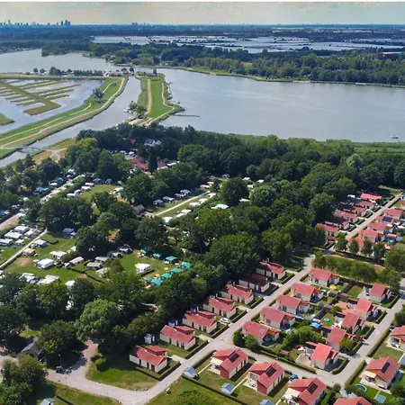 Enjoy A 6-person Holiday home Zevenhuizen (Zuidplas)