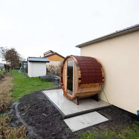 Cozy Family Bunglow In Zevenhuizen 別荘